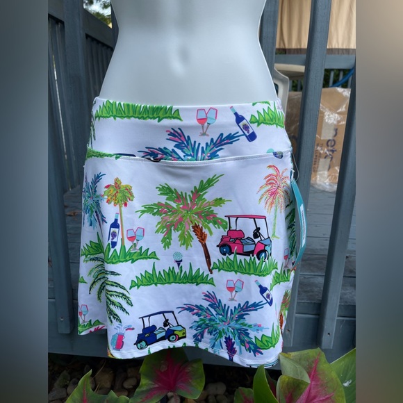 NEW Ladies' back pleat golf skort with Golf carts & palm trees. So fun! - Picture 2 of 16